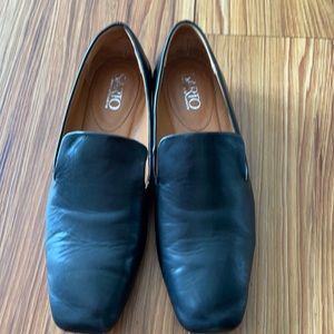 Only worn a few times, Franco Sarto flats, size6M  Reasonable offers welcome!